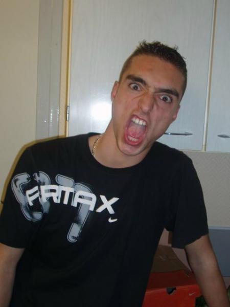 simpa yo ta ptite grimace!